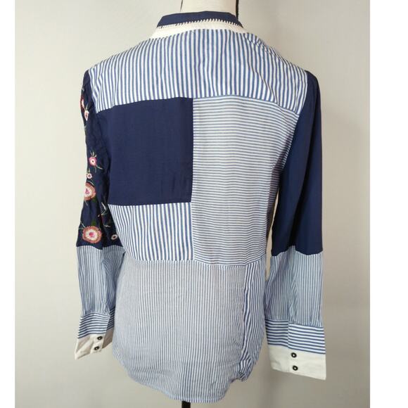 Chico's Blue Striped & Floral Patchwork Embroidery Top Women's 4/6 Boho Coastal - Picture 10 of 15